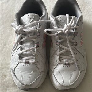 New Balance White and Pink Athletic Shoes women’s size 7 wide